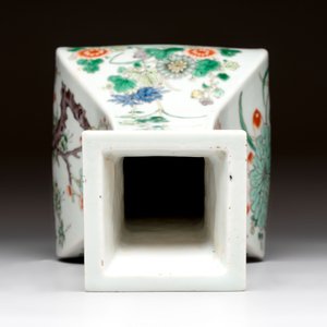 A Chinese famille verte 'zun' vase with floral design, 19th C. — photo 5