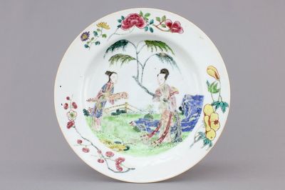 A Chinese famillle rose porcelain plate with ladies in a garden with a qin, Yongzheng, 1722-1735