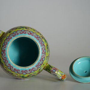 A Chinese famlile rose teapot with calligraphy design, Jiaqing mark, 19/20th C. — 照片 12