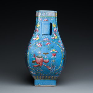 A Chinese 'fanghu' vase with overglaze famille rose enamels on a blue ground, Guangxu mark and of the period — 照片 5