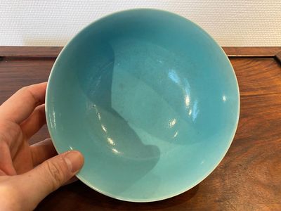 A Chinese faux-bois bowl with grisaille medallions, Qianlong mark, Republic — 照片 4