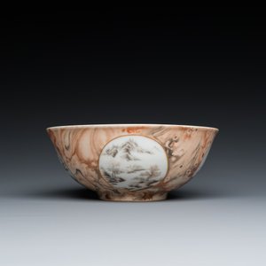 A Chinese faux-bois bowl with grisaille medallions, Qianlong mark, Republic — 照片 5