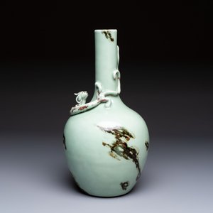 A Chinese 'Faux-Marble' celadon-ground vase with a copper-red-decorated chilong in relief, Qianlong mark and of the period — photo 2