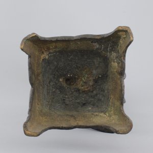 A Chinese figural bronze incense burner, 17/18th C. — foto 5