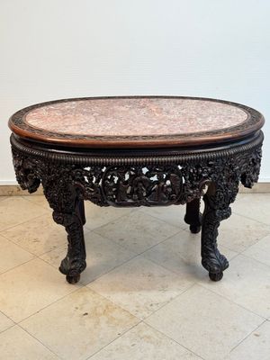A Chinese finely carved hongmu marble top oval table, Canton, 19th C. — photo 1