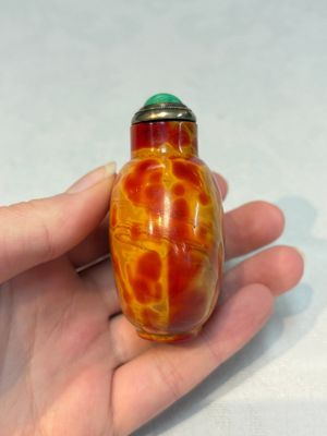 A Chinese 'Fired Up' glass snuff bottle, probably from the imperial Beijing glass workshop, 1720-1840 — photo 4