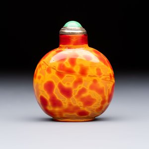 A Chinese 'Fired Up' glass snuff bottle, probably from the imperial Beijing glass workshop, 1720-1840 — photo 4