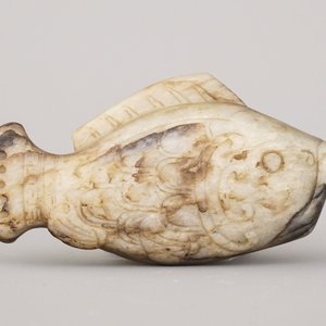 A Chinese fish-shaped carved hardstone snuff bottle — 照片 2
