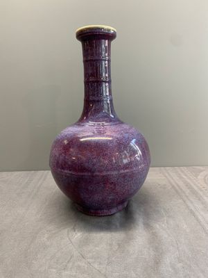 A Chinese flambé-glazed bottle vase, 18/19th C. — photo 1