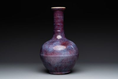 A Chinese flambé-glazed bottle vase, 18/19th C.