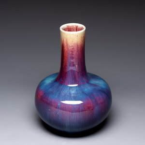 A Chinese flambé-glazed bottle vase, 19th C. — photo 1