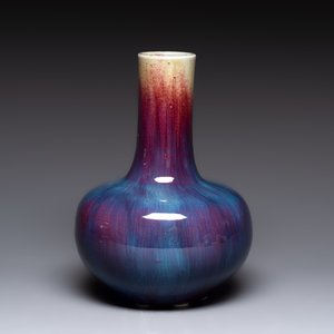 A Chinese flambé-glazed bottle vase, 19th C. — photo 2