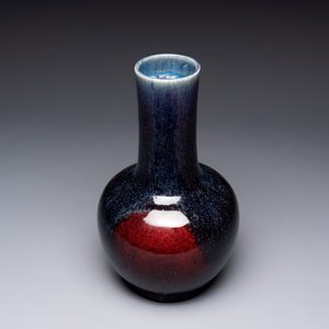 A Chinese flambé-glazed bottle vase, 19th C. — photo 4