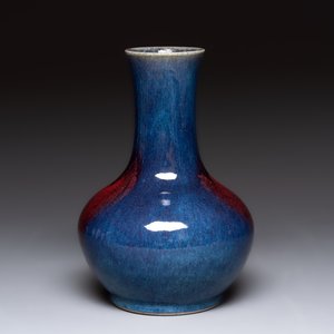 A Chinese flambé-glazed bottle vase, 19th C. — photo 2