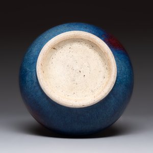 A Chinese flambé-glazed bottle vase, 19th C. — photo 6