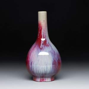 A Chinese flambé-glazed bottle vase, Qianlong mark, 19/20th C. — foto 2