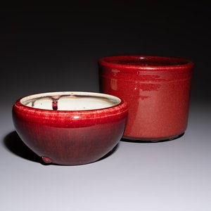 A Chinese flambé-glazed bowl and a copper-red-glazed tripod censer, 19th C. — foto 1