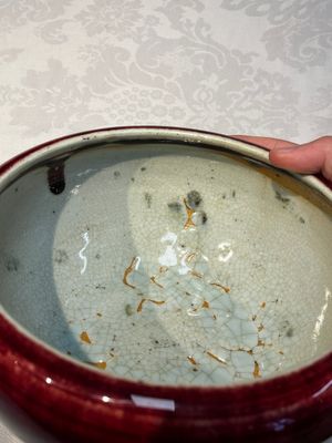 A Chinese flambé-glazed bowl and a tripod censer, 19th C. — photo 9