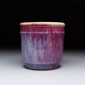 A Chinese flambé-glazed cylindrical jardinière and two celadon-glazed vases, 19th C. — 照片 5