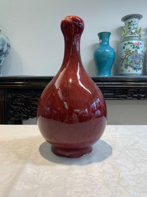 A Chinese flambé-glazed garlic-mouth vase, Qianlong mark, 19/20th C. — photo 2