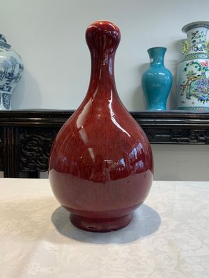A Chinese flambé-glazed garlic-mouth vase, Qianlong mark, 19/20th C. — photo 4