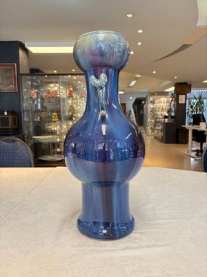 A Chinese flambé-glazed garlic-mouth vase with ruyi handles, 19th C. — photo 2