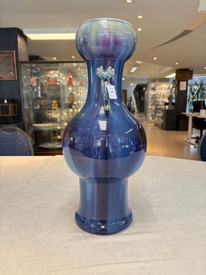 A Chinese flambé-glazed garlic-mouth vase with ruyi handles, 19th C. — photo 4