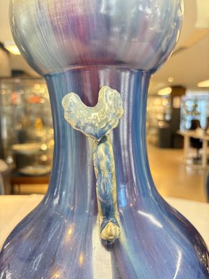 A Chinese flambé-glazed garlic-mouth vase with ruyi handles, 19th C. — photo 7
