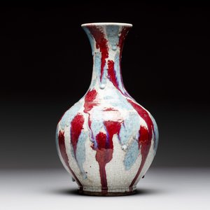 A Chinese flambé-glazed ge-type-ground bottle vase, 19th C. — foto 2