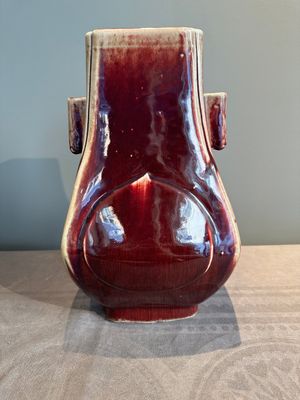 A Chinese flambé-glazed 'hu' vase, 19th C. — photo 1
