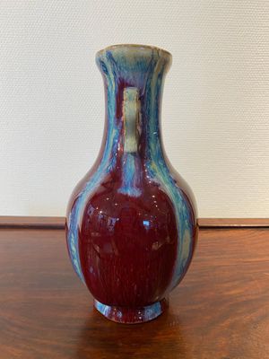 A Chinese flambé-glazed 'hu' vase, Qianlong mark, 19/20th C. — 照片 2