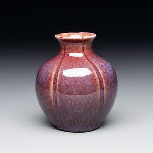 A Chinese flambé-glazed 'pomegranate' vase, 18/19th C. — photo 1