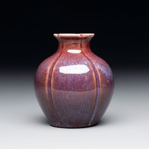 A Chinese flambé-glazed 'pomegranate' vase, 18/19th C. — photo 3