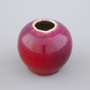 A Chinese flambe-glazed porcelain ink jar, 19th C. — photo 1