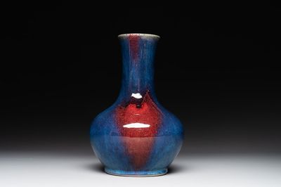 A Chinese flambé-glazed vase, 18/19th C.