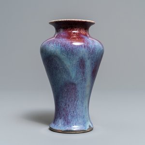A Chinese flambé-glazed vase, 18/19th C. — photo 1