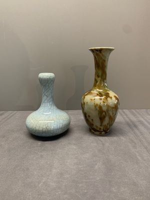 A Chinese flambé-glazed vase and a ge-type garlic-mouth vase, 19th C. — photo 1