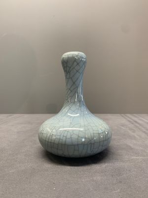 A Chinese flambé-glazed vase and a ge-type garlic-mouth vase, 19th C. — photo 4
