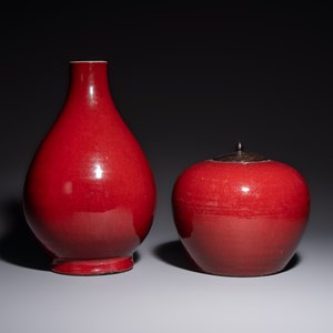 A Chinese flambé-glazed vase and a jar with wooden cover, 19th C. — 照片 3