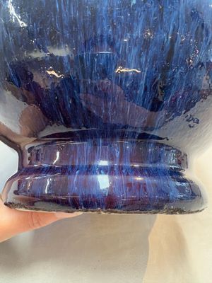 A Chinese flambé-glazed vase on a wooden stand, 19th C. — 照片 8