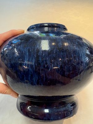 A Chinese flambé-glazed vase on a wooden stand, 19th C. — photo 9