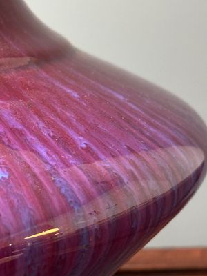A Chinese flambé-glazed vase on a wooden stand, 19th C. — 照片 8