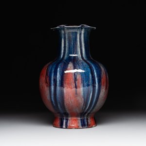 A Chinese flambé-glazed vase, Qianlong mark, 18/19th C. — foto 1