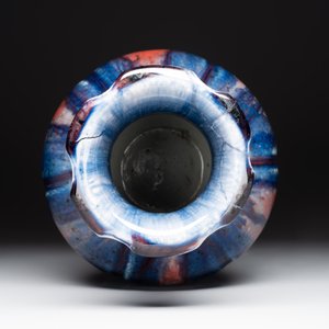 A Chinese flambé-glazed vase, Qianlong mark, 18/19th C. — foto 3