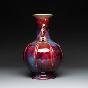 A Chinese flambé-glazed vase with archaistic dragon handles, 19th C. — photo 2