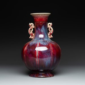 A Chinese flambé-glazed vase with archaistic dragon handles, 19th C. — photo 3