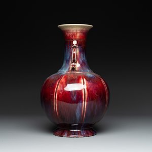 A Chinese flambé-glazed vase with archaistic dragon handles, 19th C. — photo 4