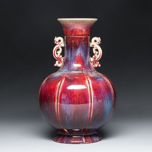 A Chinese flambé-glazed vase with 'chilong' handles, 19th C. — foto 3