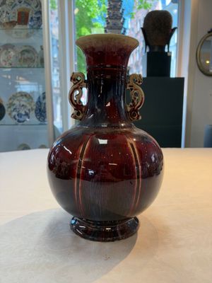 A Chinese flambé-glazed vase with 'chilong' handles, 20th C. — photo 1
