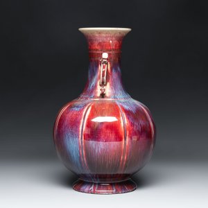 A Chinese flambé-glazed vase with 'chilong' handles, 20th C. — photo 2